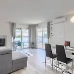 Sarah By Interhome Tatil Evi Pula