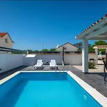 Sarah By Interhome Vakantiehuis Pula