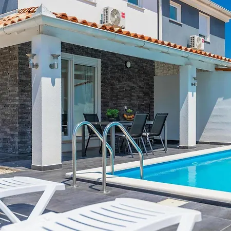 Sarah By Interhome Vakantiehuis Pula