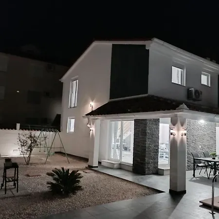 Holiday home Sarah By Interhome Pula