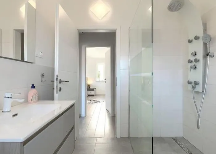 Sarah By Interhome * Pula