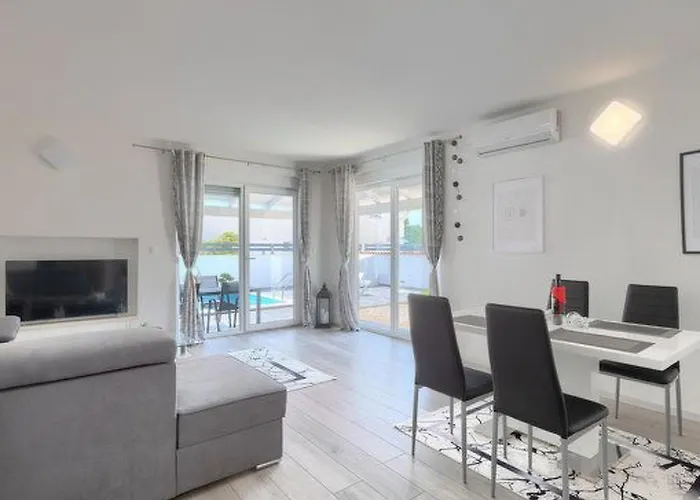 Sarah By Interhome Vakantiehuis Pula