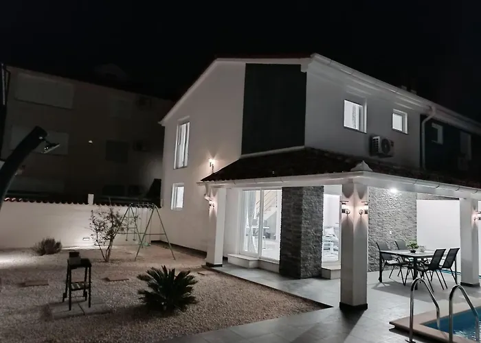 Holiday home Sarah By Interhome Pula