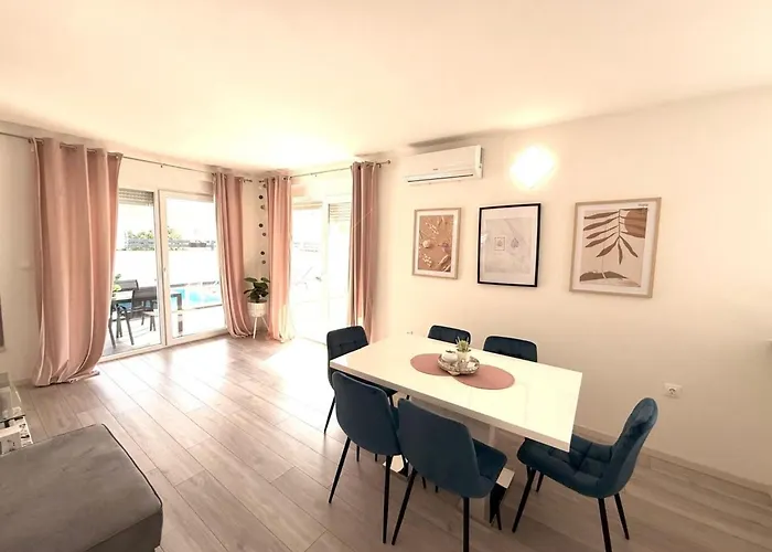 Vakantiehuis Sarah By Interhome *